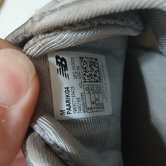 New Balance shoes girls youth size 2 - Picture 5 of 5